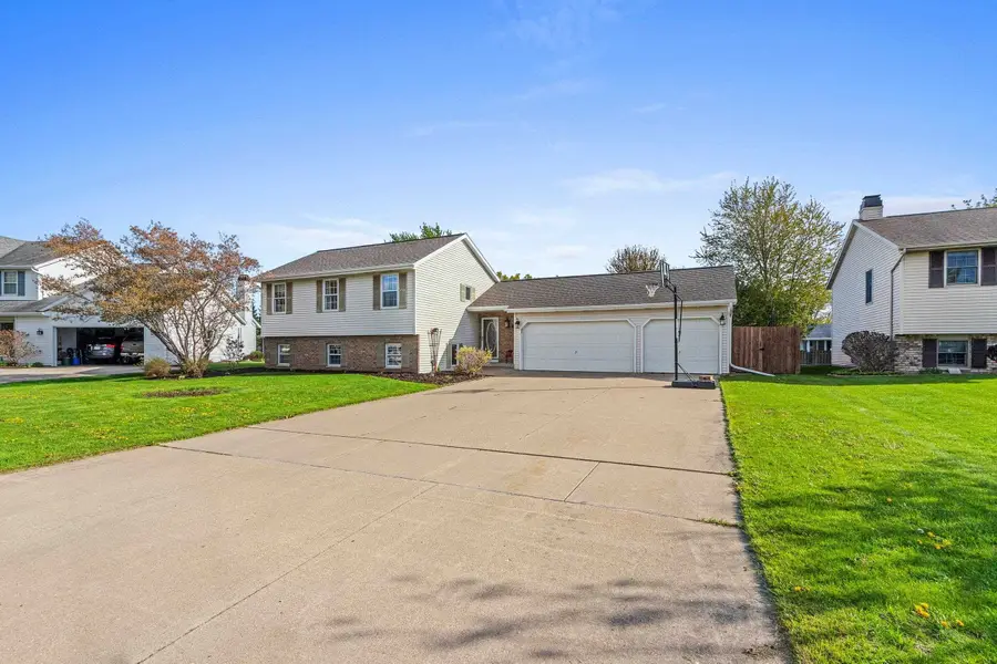 2124 Kensington Lane, Green Bay, WI 54311 - #2