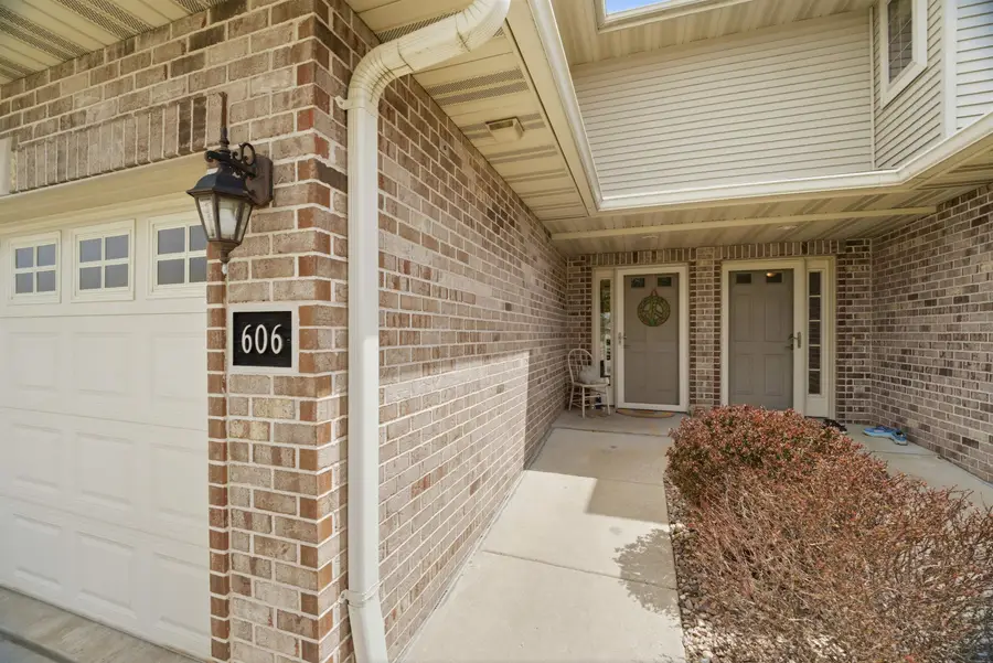 1300 Alpine Drive, Green Bay, WI 54311 - #2
