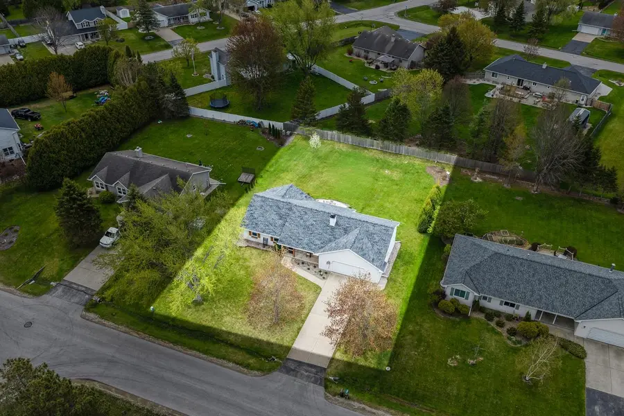 2067 Elvira Way, Green Bay, WI 54313-8082 - #2