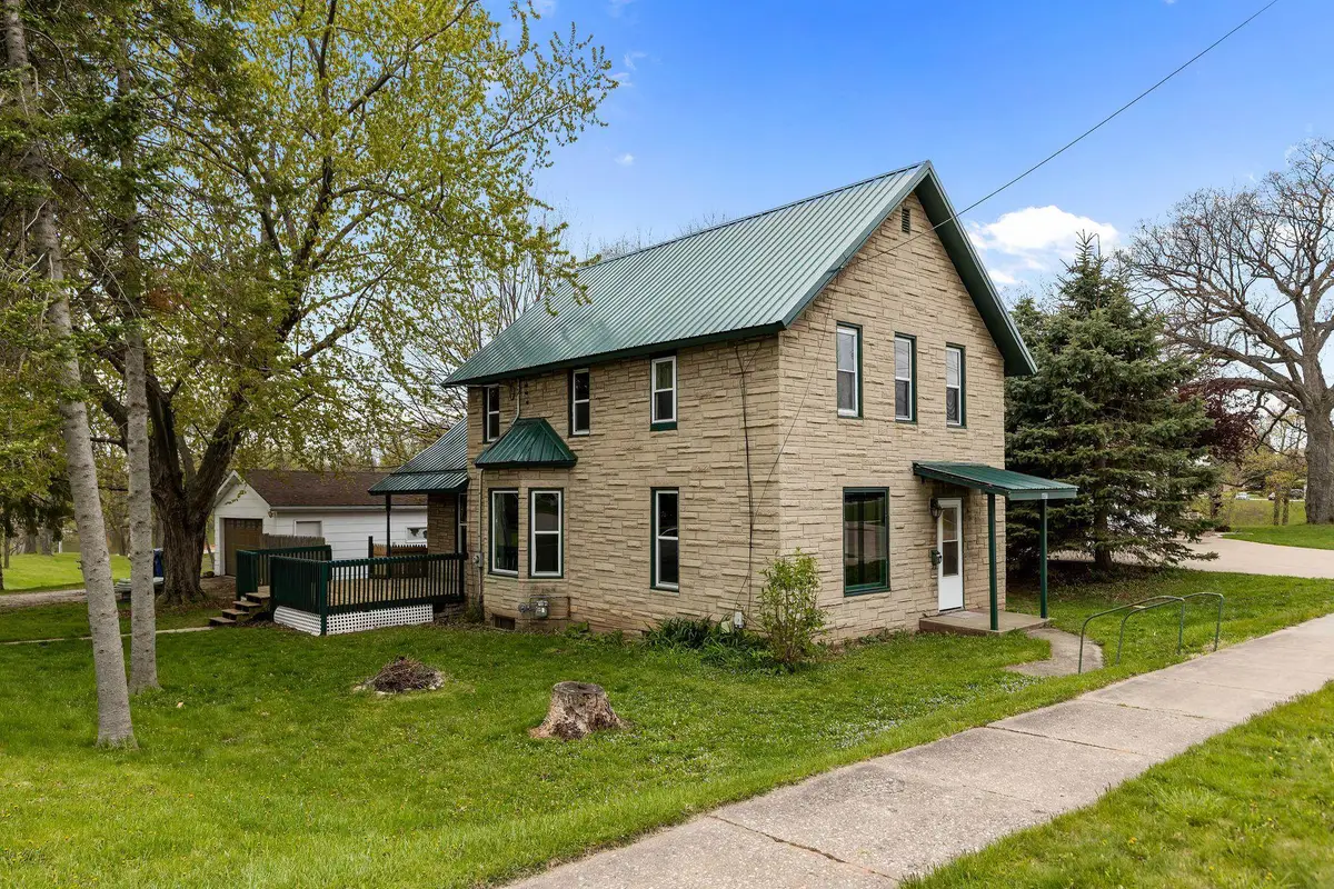 807 W Wisconsin Avenue, Kaukauna, WI 54130 - #1