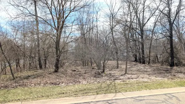 901 Thomas Trail #1, WAUPACA, WI 54981