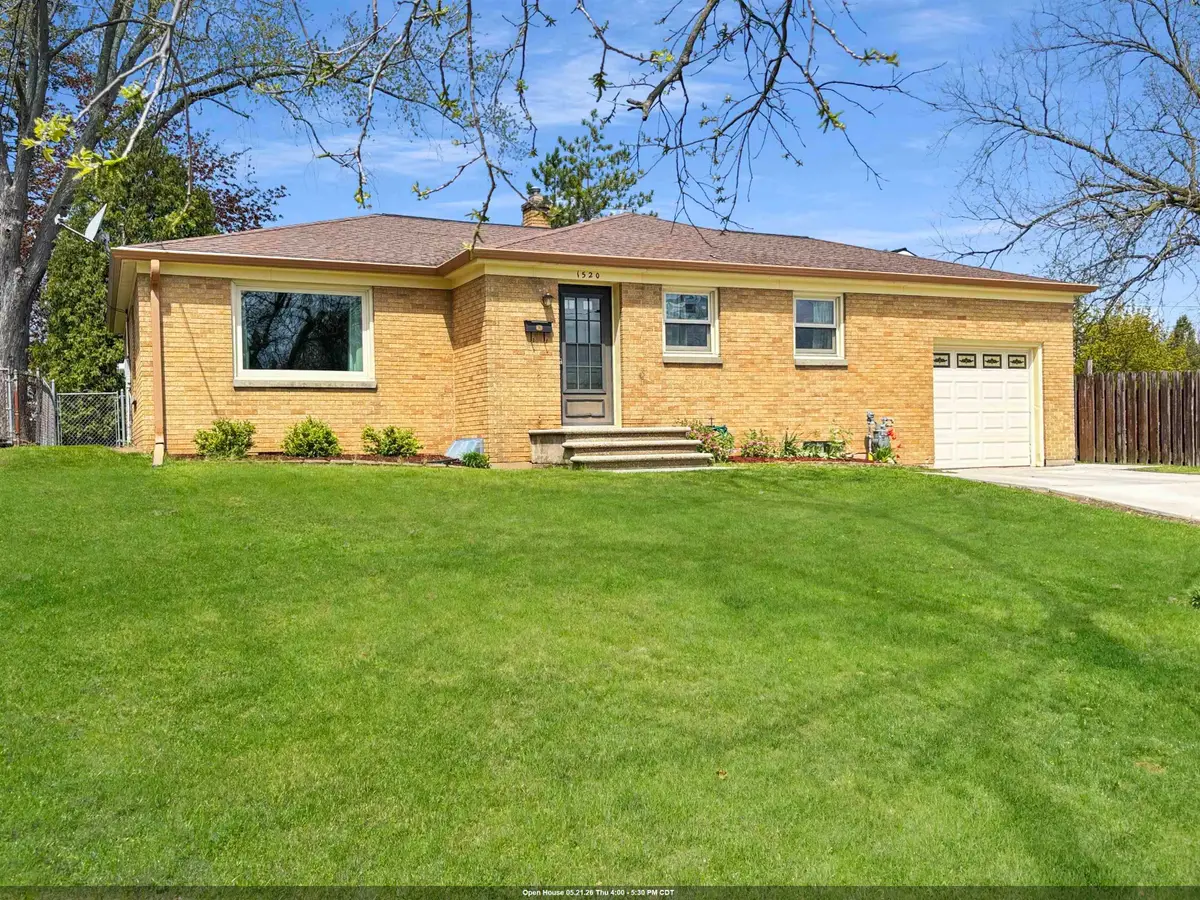 1520 S Ridge Road, Green Bay, WI 54304-3204 - #1