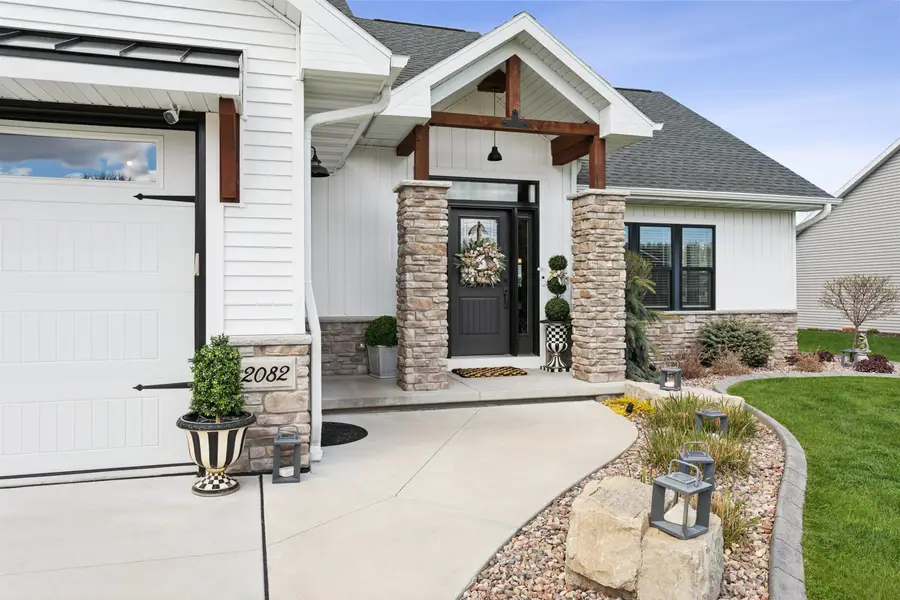 2082 Fescue Way, Green Bay, WI 54313 - #2