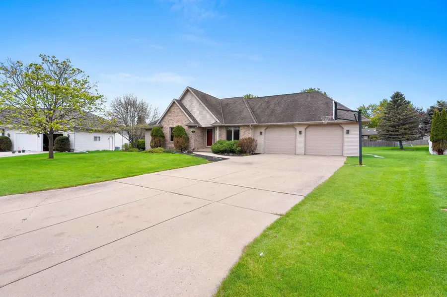 821 Ash Street, Green Bay, WI 54313 - #3