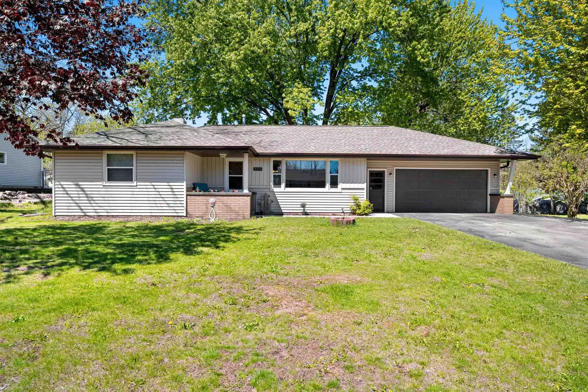 N1579 Ridgeway Drive, Greenville, WI 54942-9621 - #1