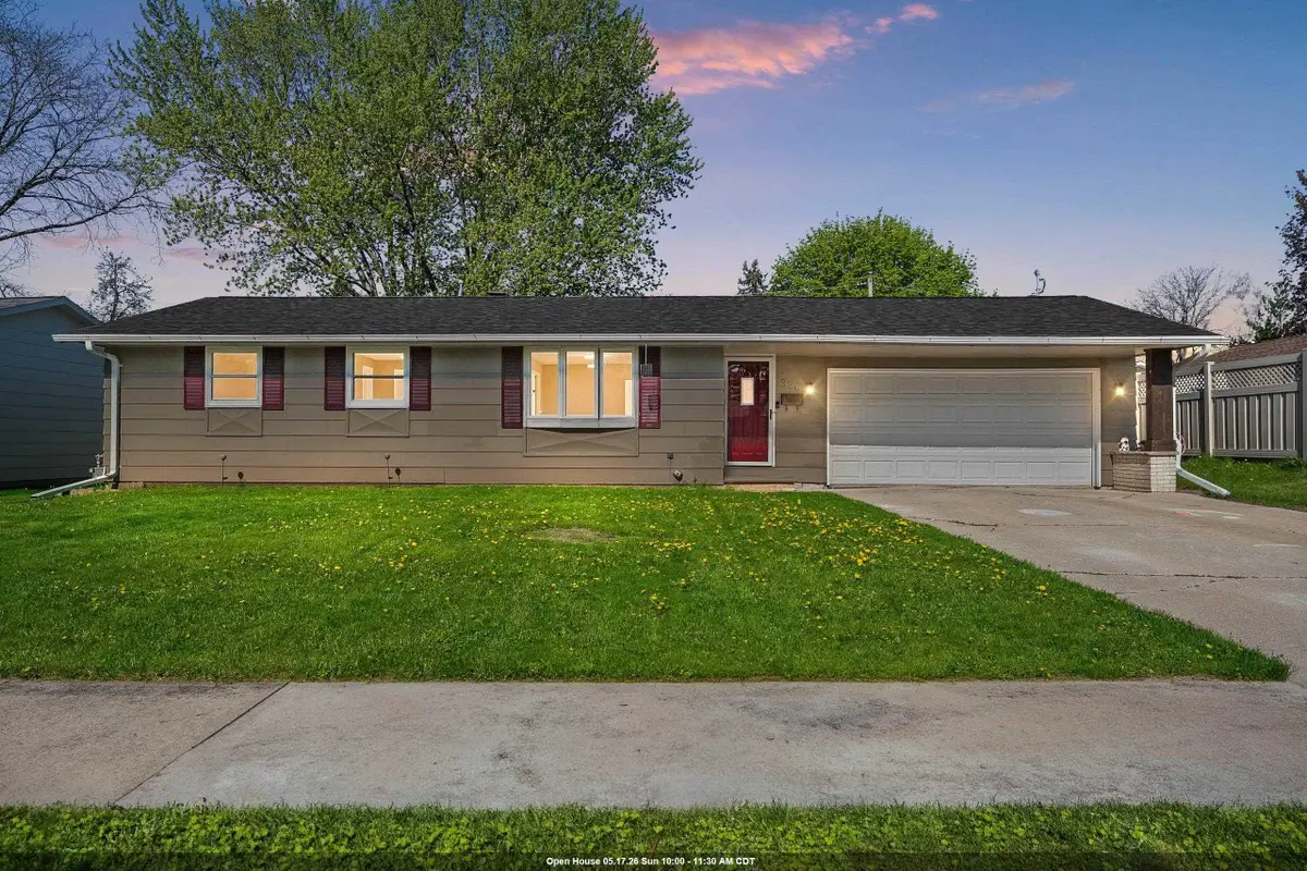 920 Lee Avenue, De Pere, WI 54115-1131 - #1