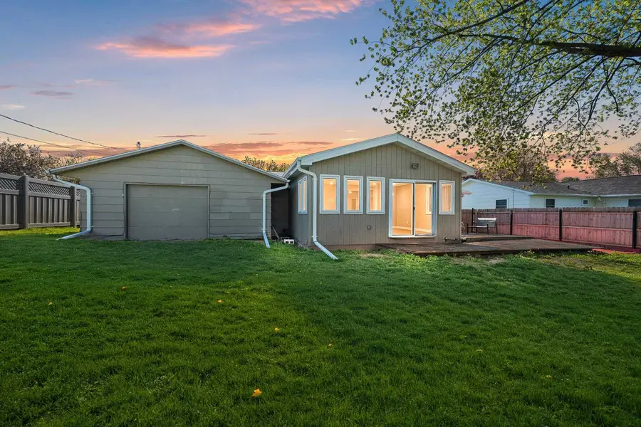 920 Lee Avenue, De Pere, WI 54115-1131 - #2