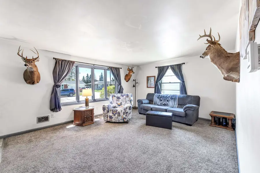 1651 Debra Lane, Green Bay, WI 54302-2211 - #2