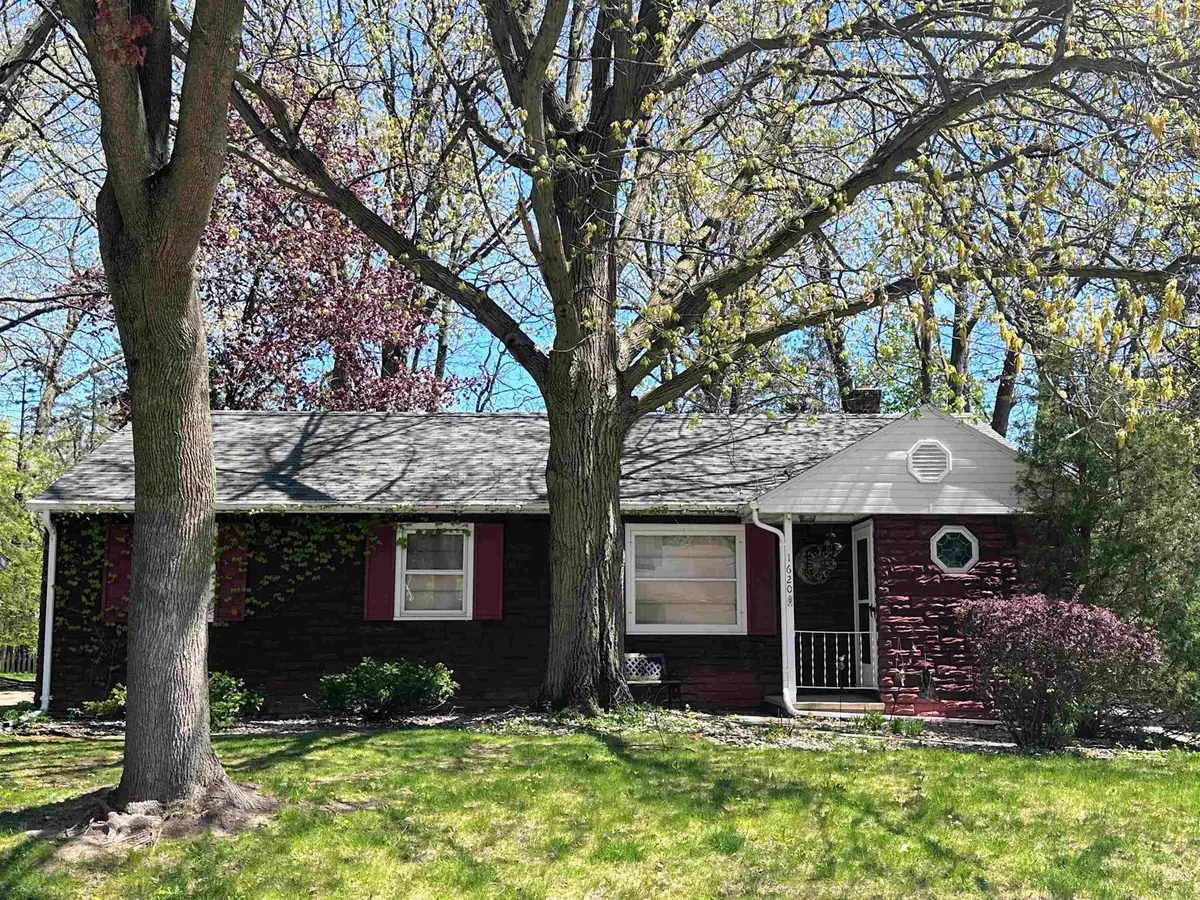 1620 N Graceland Avenue, Appleton, WI 54911 - #1