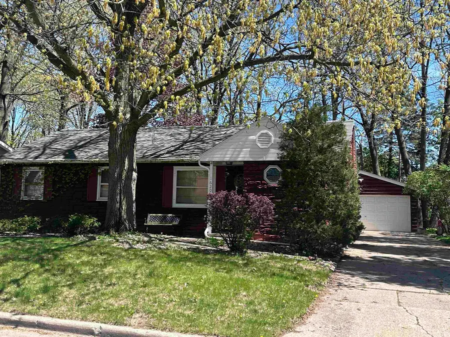 1620 N Graceland Avenue, Appleton, WI 54911 - #2