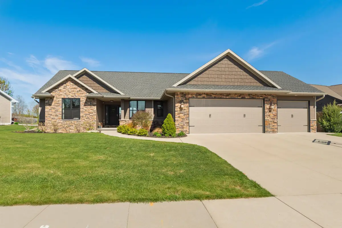 1342 Buckys Run, Howard, WI 54313 - #1