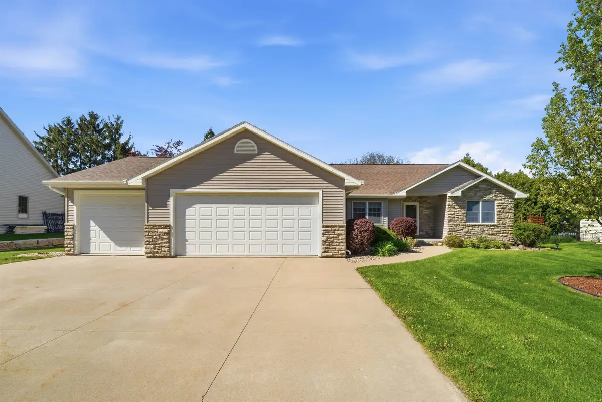 W6148 Long Court, Appleton, WI 54914 - #1