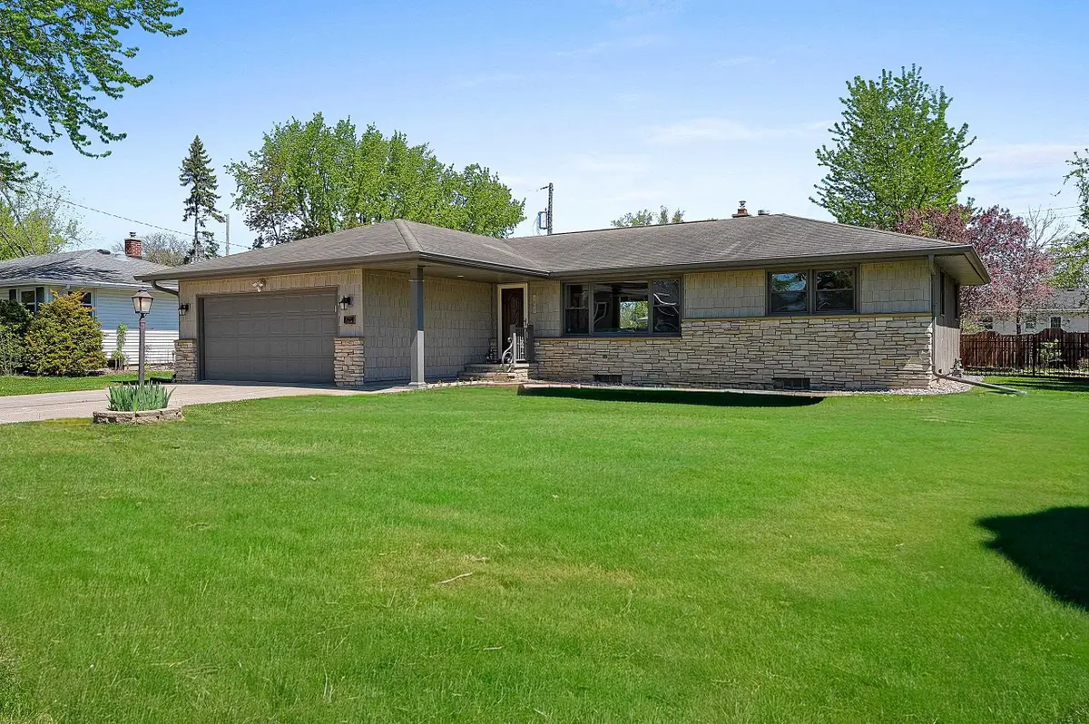 1094 Melrose Street, Neenah, WI 54956 - #1