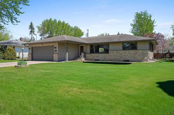 1094 Melrose Street, NEENAH, WI 54956