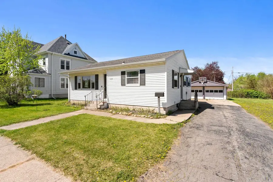 1009 S Pearl Street, New London, WI 54961-1866 - #3