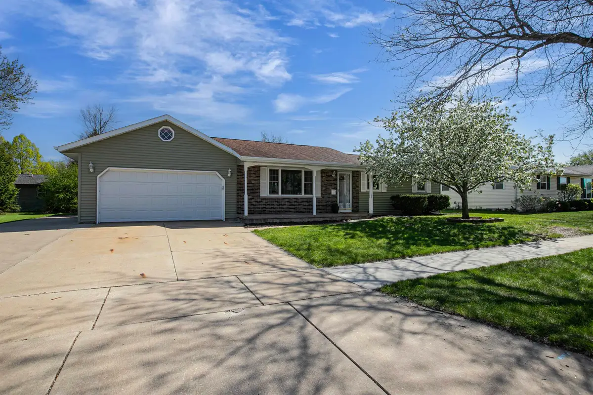 1625 E Sylvan Avenue, Appleton, WI 54915 - #1