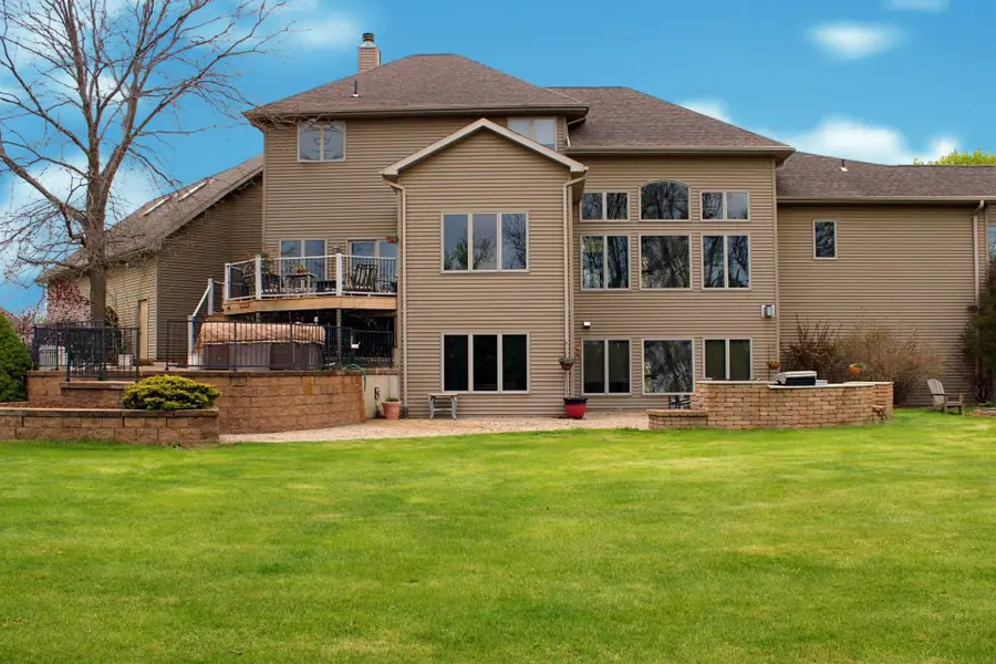 3463 Grand Meadows Crossing, Neenah, WI 54956 - #2