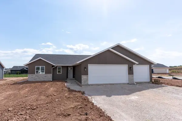 N9222 Anton Street, APPLETON, WI 54915