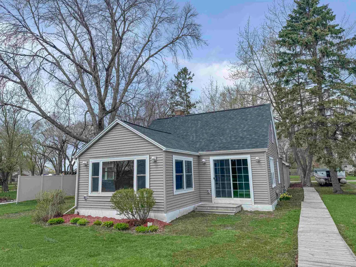 2953 Shadow Lane, Oshkosh, WI 54901-1423 - #1