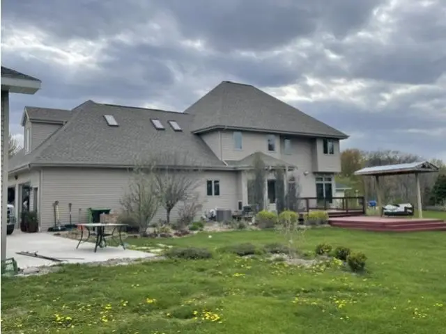 8048 Saquaro Court, Neenah, WI 54956 - #2
