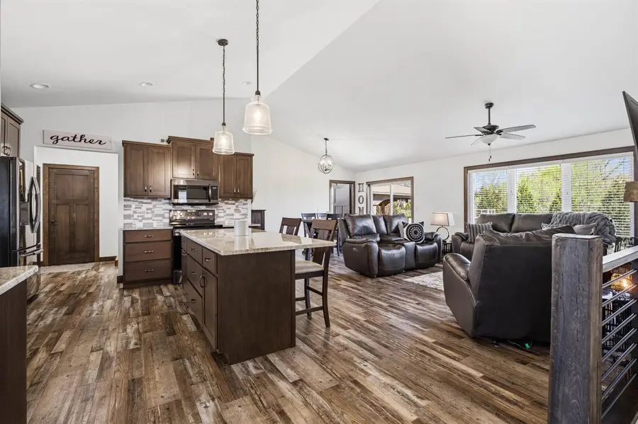 2660 W Fallen Oak Drive, Appleton, WI 54913 - #2