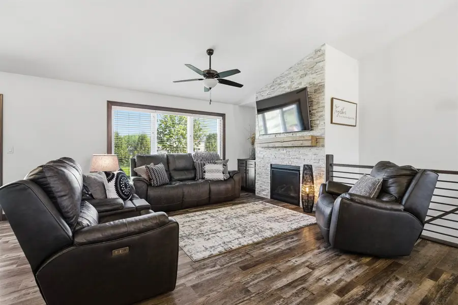 2660 W Fallen Oak Drive, Appleton, WI 54913 - #3