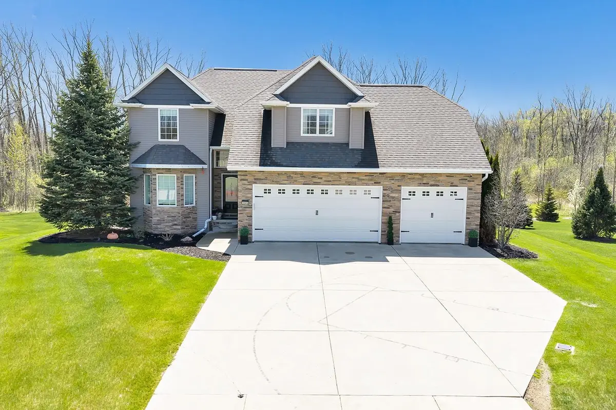 2005 Fescue Way, Suamico, WI 54313 - #1