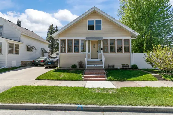 935 W 8th Avenue, OSHKOSH, WI 54902-5862