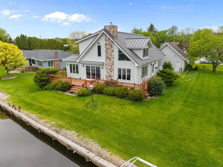 728 E River Drive, Omro, WI 54963 - #2