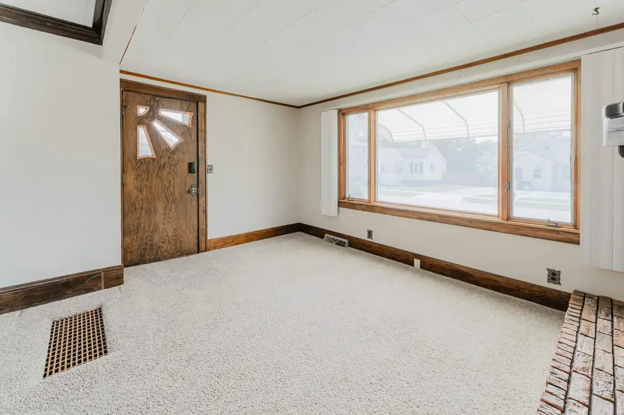 938 W 12th Avenue, Oshkosh, WI 54902 - #2