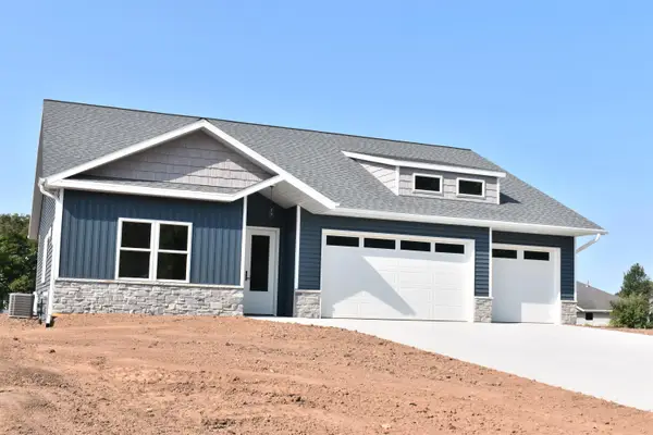 3208 Eclipse Drive, GREEN BAY, WI 54311