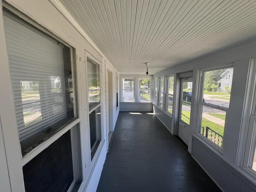 843 Vine Avenue, Oshkosh, WI 54901 - #2