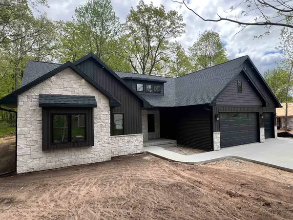 996 Thomas Trail, WAUPACA, WI 54981
