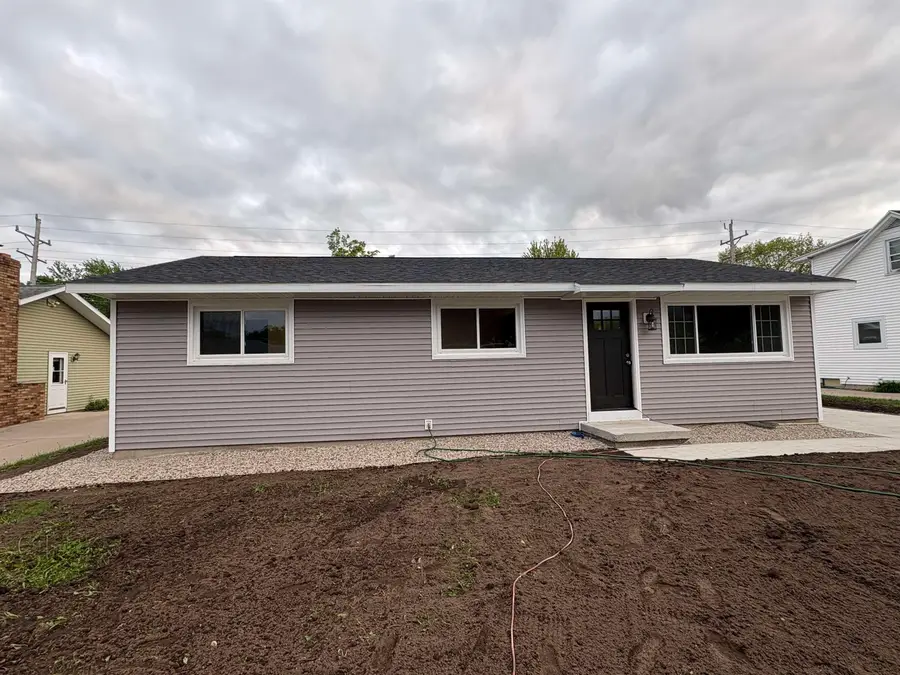 833 W Browning Street, Appleton, WI 54194 - #2