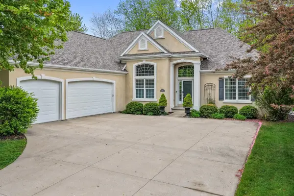 1568 Kingswood Drive, NEENAH, WI 54956-1698