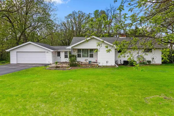1731 Oakridge Place, NEENAH, WI 54956