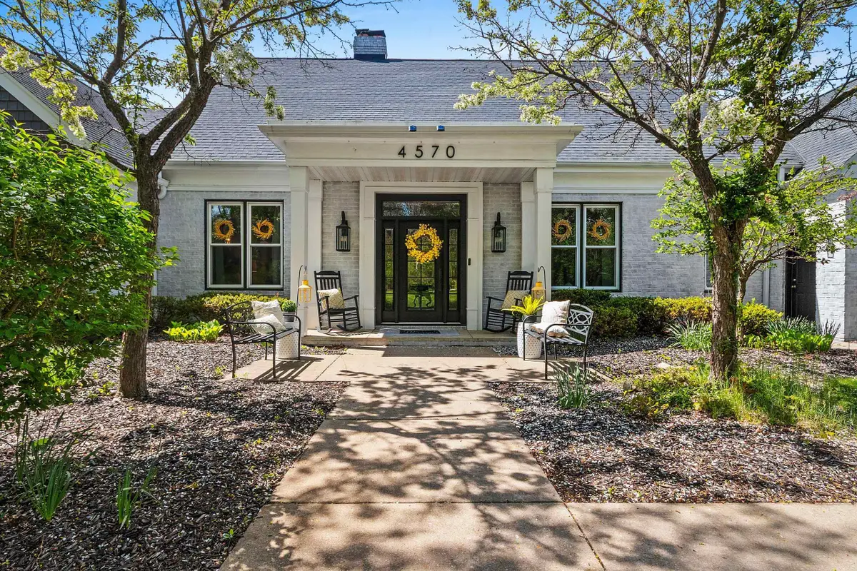 4570 Choctaw Trail, Green Bay, WI 54313-9510 - #1