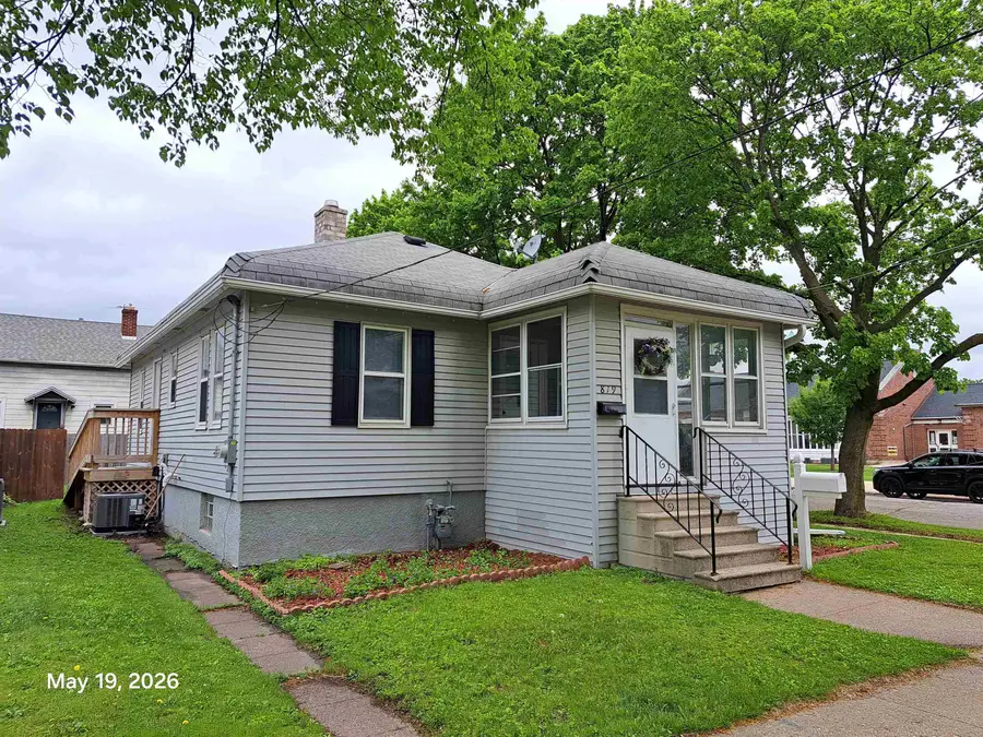 819 Harrison Street, Green Bay, WI 54303 - #2
