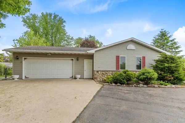 2220 W 20th Avenue, OSHKOSH, WI 54904