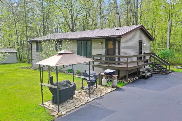 N6828 Springbrook Road, CECIL, WI 54111