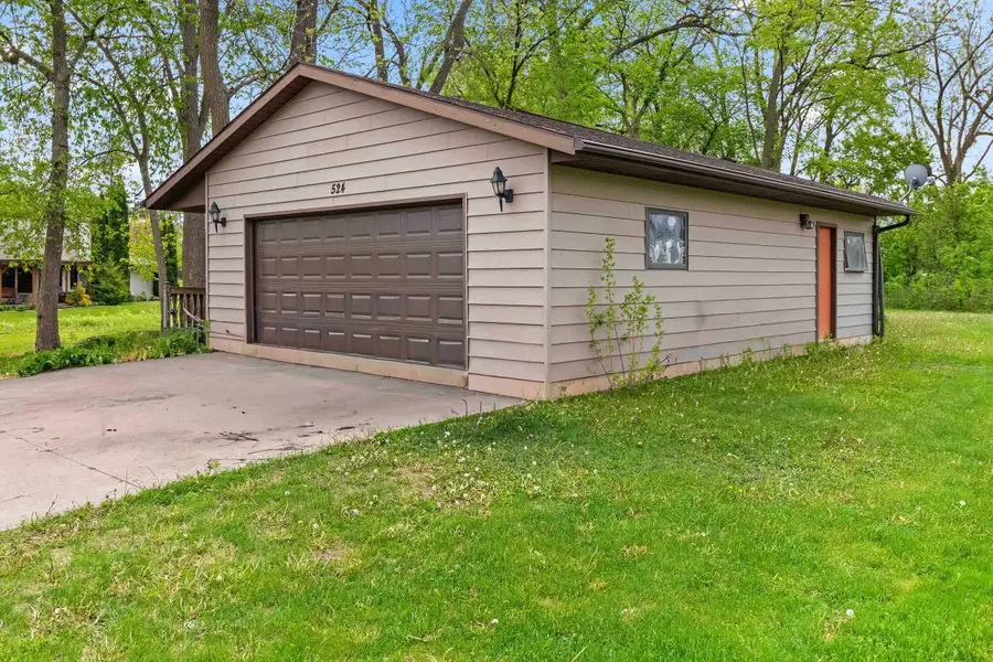 524 E Ontario Street, Omro, WI 54963 - #3