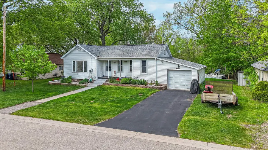 806 Willow Street, Winneconne, WI 54986 - #2