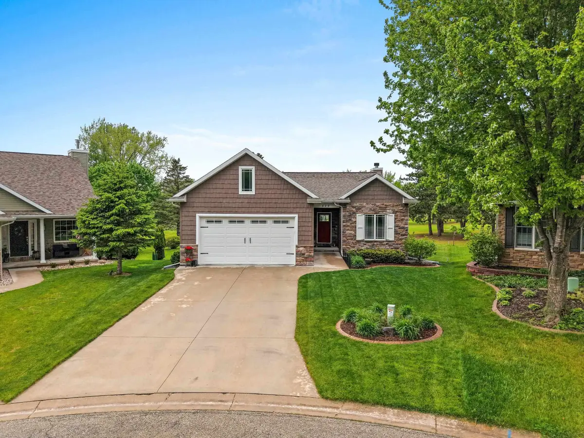 529 Golf Side Court, Hortonville, WI 54944 - #1