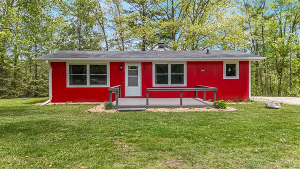 N4656 Pine Street, NEW LONDON, WI 54961-8039
