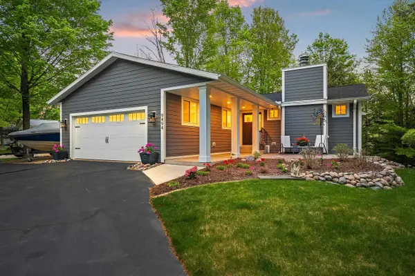 9494 N Kelly Lake Road, SURING, WI 54174