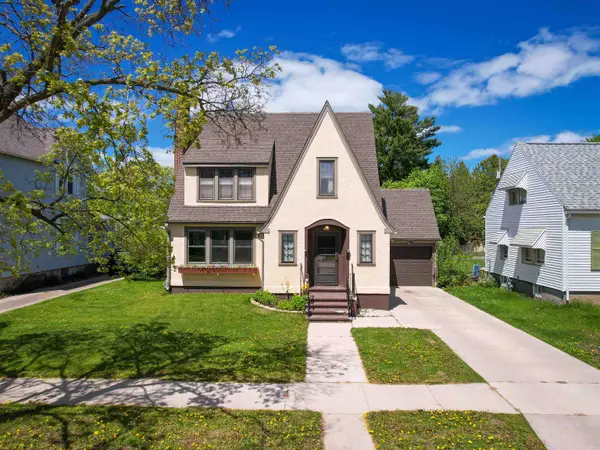 1812 14th Avenue, MENOMINEE, MI 49858