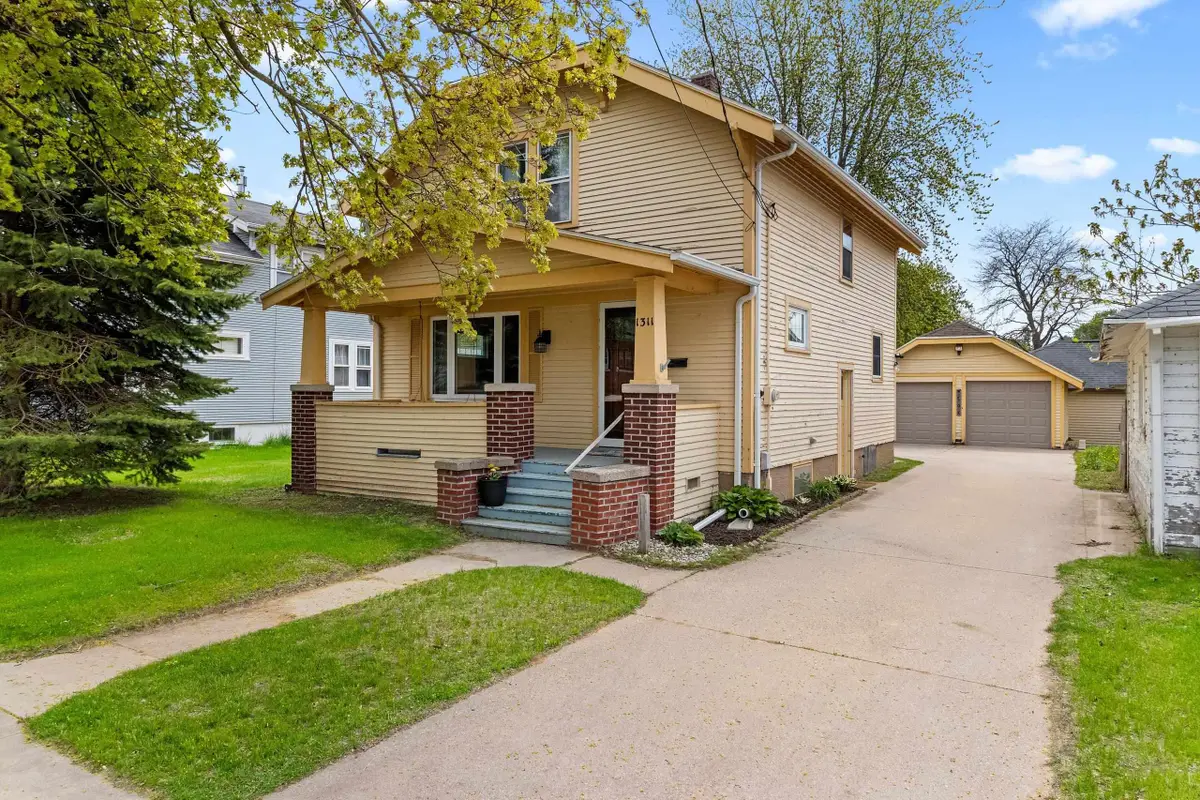 1311 Manila Street, Manitowoc, WI 54220 - #1