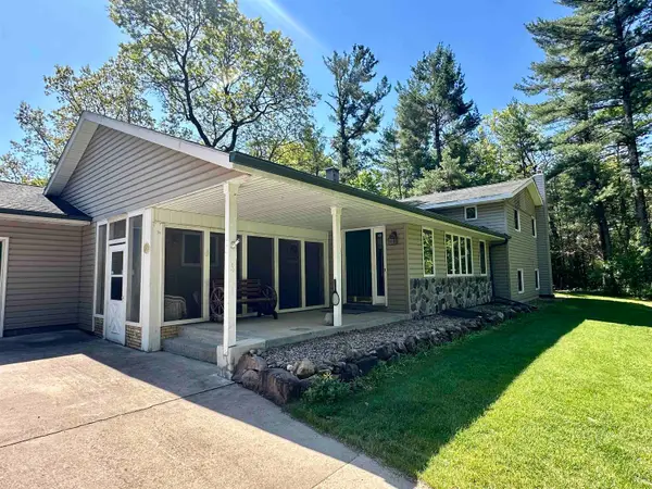 7051 Woodland Lane, AMHERST, WI 54406