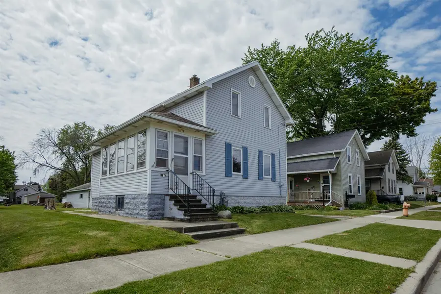 1029 W 7th Avenue, Oshkosh, WI 54902-5735 - #2