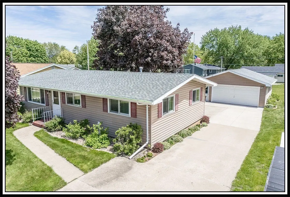 714 S Nash Street, Hortonville, WI 54944-8512 - #1